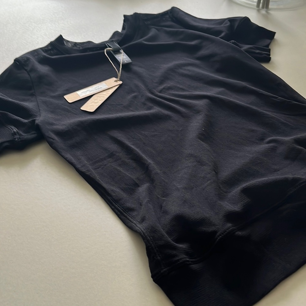 Skims onyx mesh tee in small